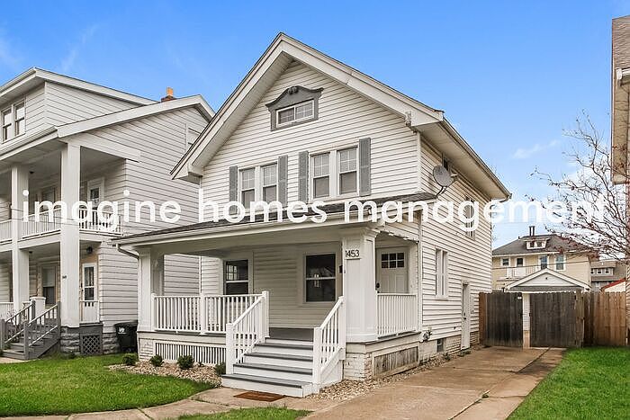 1st image of 1453 Larchmont Ave