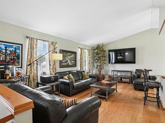 3rd image of 4041 Jill Dr