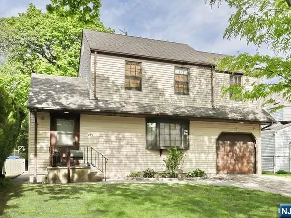 405 Terhune Ave, Paramus, NJ 07652
