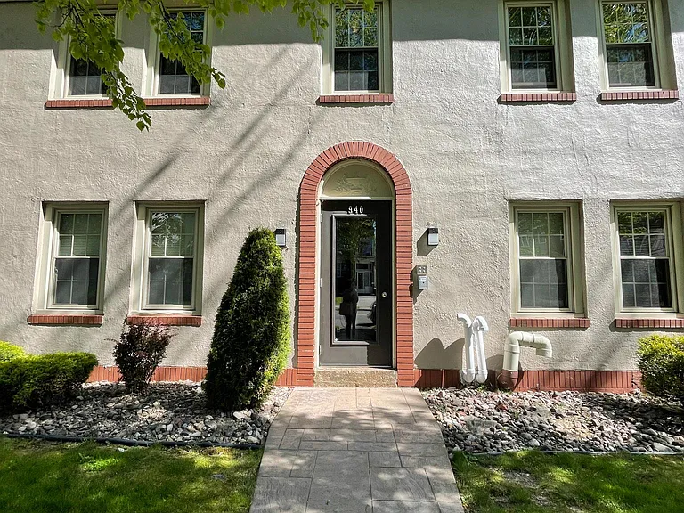 940 Amherst St #12 — Photo 26