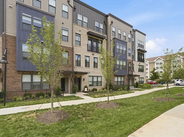 1702 Bandit Loop Unit 19B, Reston, VA 20190