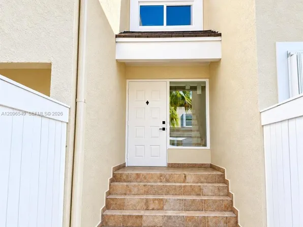 6850 SW 45th Ln APT 3, Miami, FL 33155