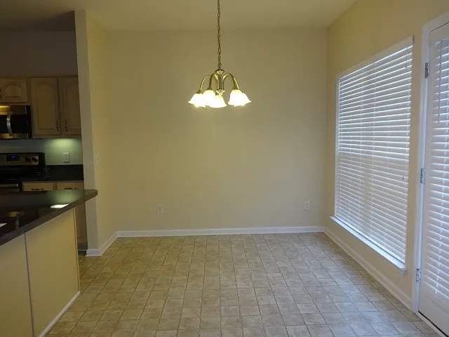4 bed, 3.0 bath, 2865 sqft, $2,880 — Photo 4