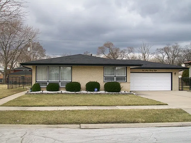 16028 Ashland Ave photo 1