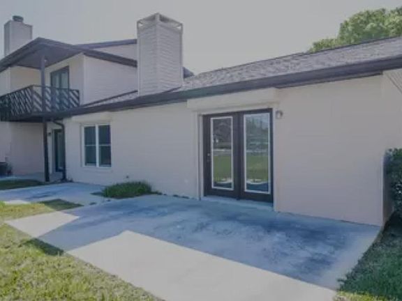 3rd image of 107 Deer Lake Cir