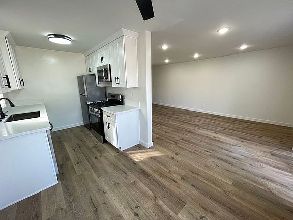 4th image of 9711 Regent St APT 6