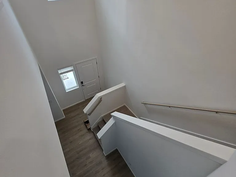 2700 Wonderland Way — Photo 24