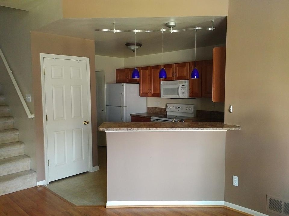 1st image of 3046 Cloverly Ln