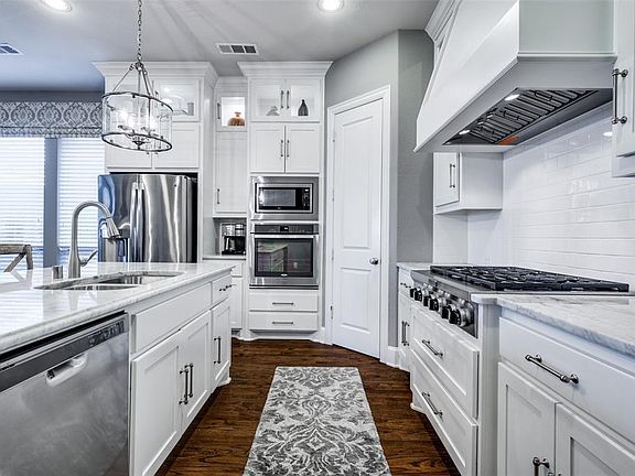 3rd image of 852 Barbelle Ave