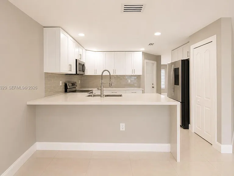 16354 SW 48th Ter — Photo 3