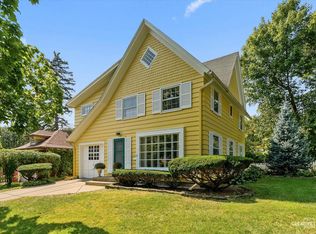 61 S Russell Ave, Aurora, IL 60506