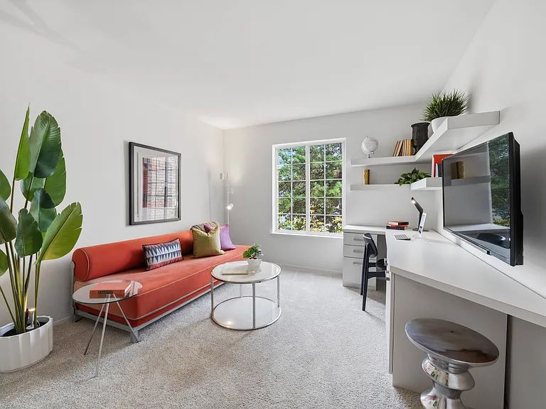 Aldingbrooke Apartments — Photo 17