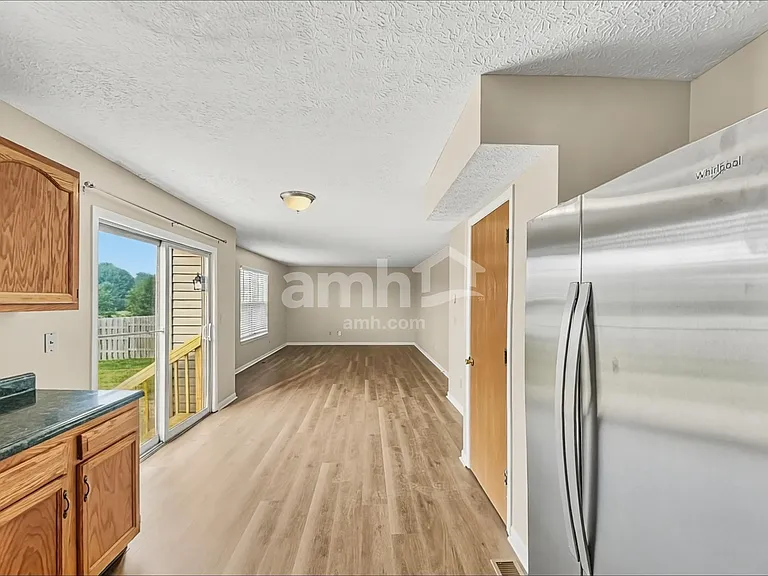 1053 Amherst Blvd — Photo 3