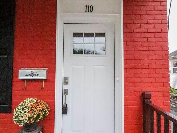 4th image of 110 N Franklin St