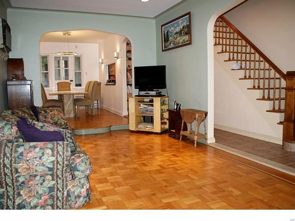 5th image of 112 Van Cortlandt Ave W
