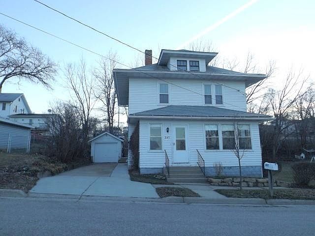 1st image of 207 N Green St