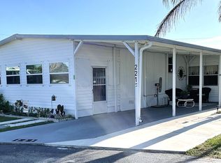 221 Bill Allen Cir W, Sebastian, FL 32958