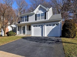 93 Magnolia Rd, Milford, CT 06461