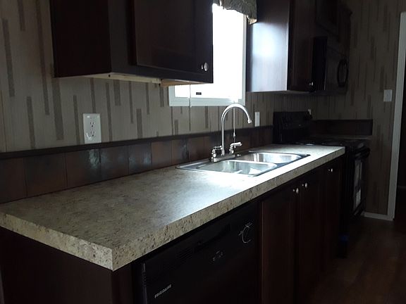 Granite-like countertops matching appliances