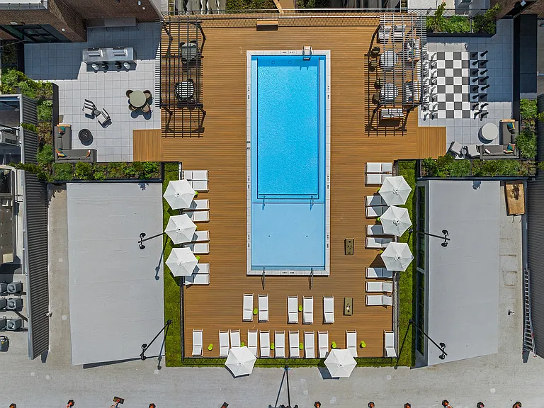 The Victor Luxury Apartments — Photo 25