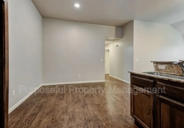 4313 Edinburg Way — Photo 13