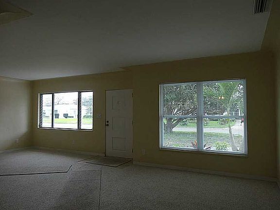 4th image of 4027 26th Ave N
