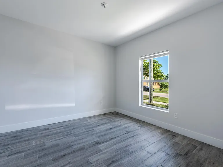 1119 Osceola Dr — Photo 12