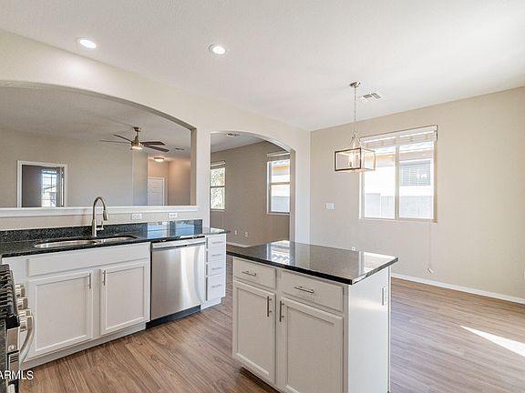 5th image of 42461 W CAPISTRANO Drive
