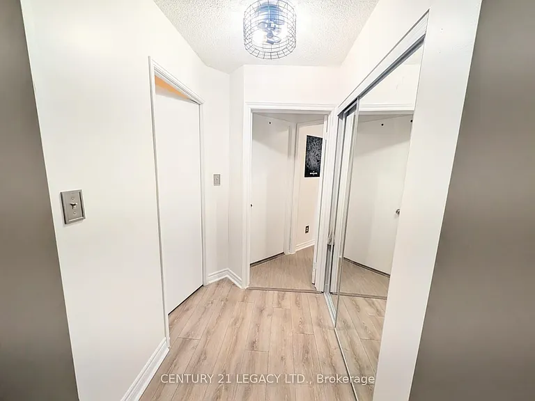 2269 Lake Shore Blvd W #1207 — Photo 38