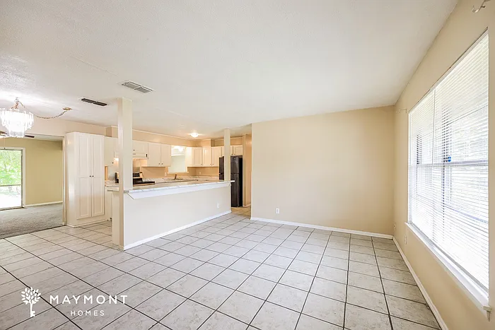 4 bed, 2.5 bath, 1548 sqft, $1,545 — Photo 4