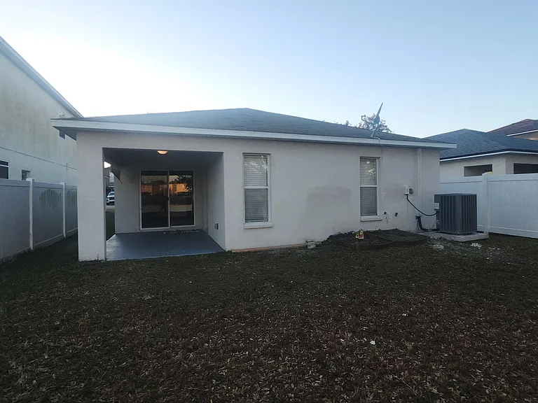 7955 Carriage Pointe Dr — Photo 16