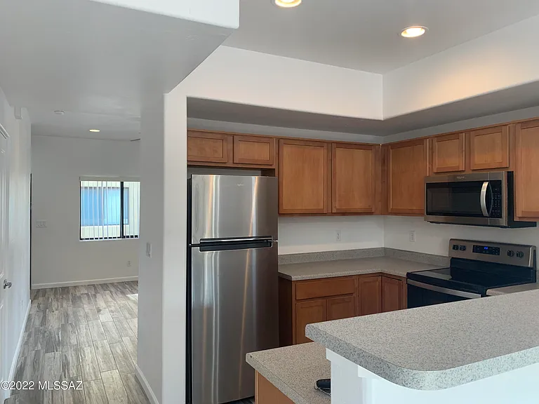 1741 E Hedrick Dr — Photo 13
