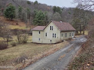 4032 Jobs Run Rd, Jersey Shore, PA 17740