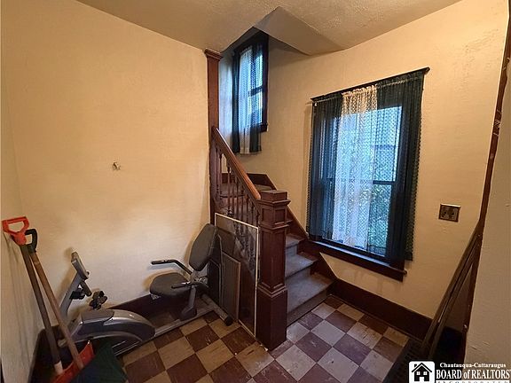 5th image of 124 N 9th St