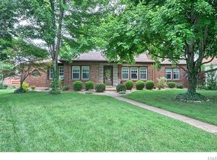8 Girard Dr, Saint Louis, MO