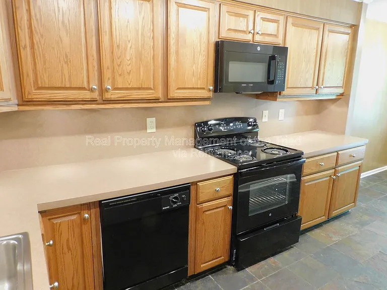 22 Milpond Ln — Photo 6