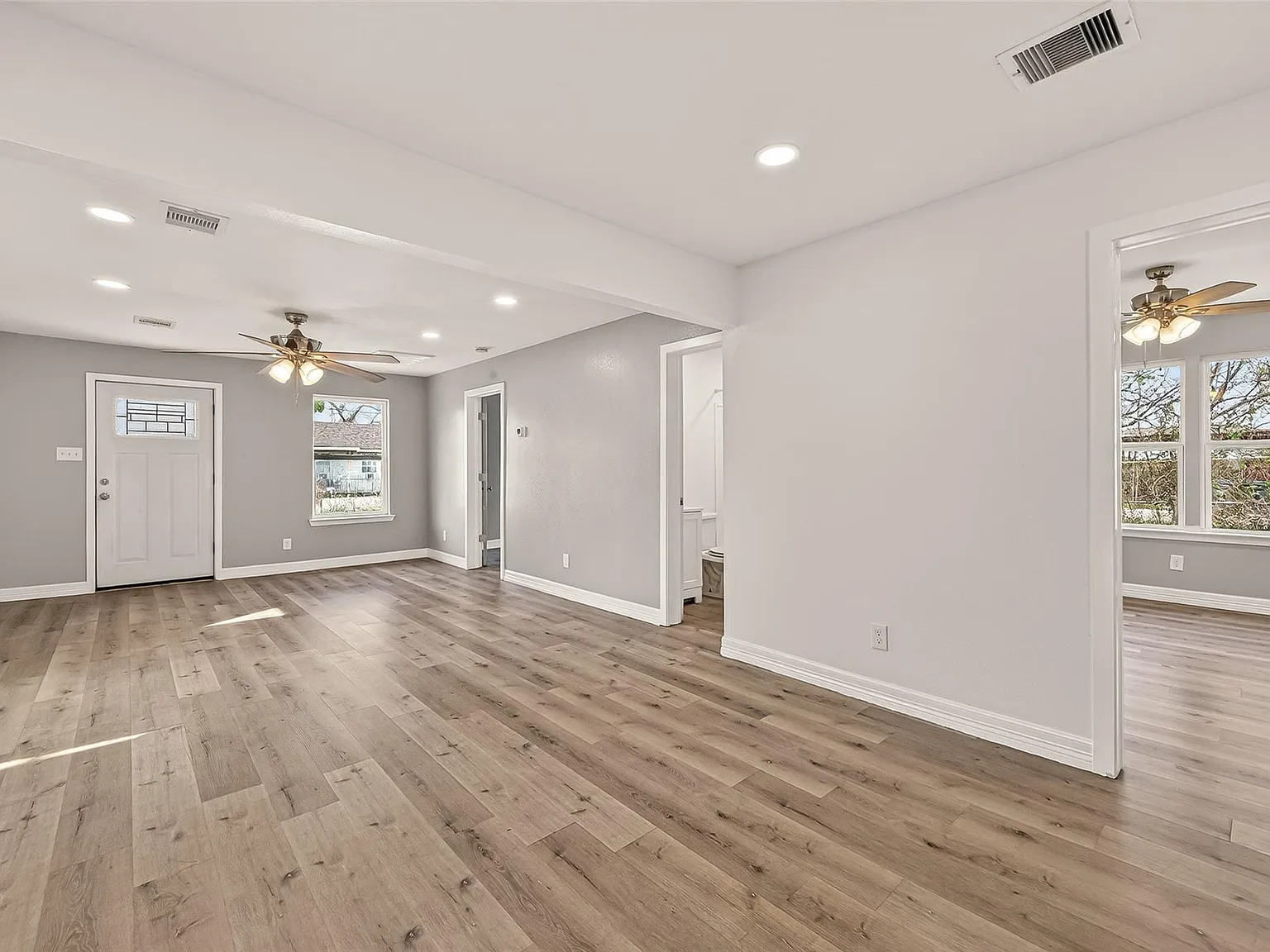 2 bed, 1.0 bath, $1,200 — Photo 4