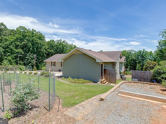 3rd image of 3803 Carter Rd