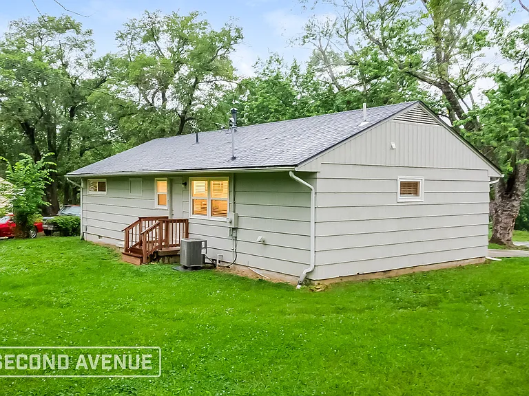401 Lacy Ln — Photo 22