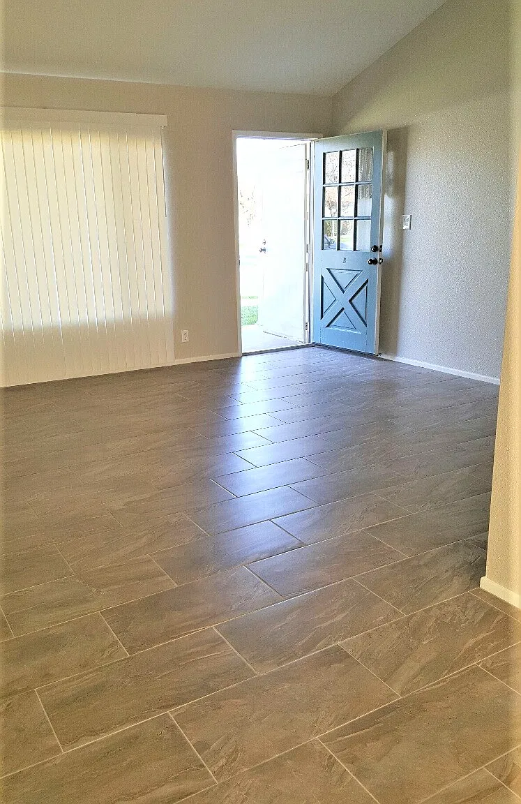 Perfect Tempe Location 2Bed/1Bath New carpet and counters. — Photo 3