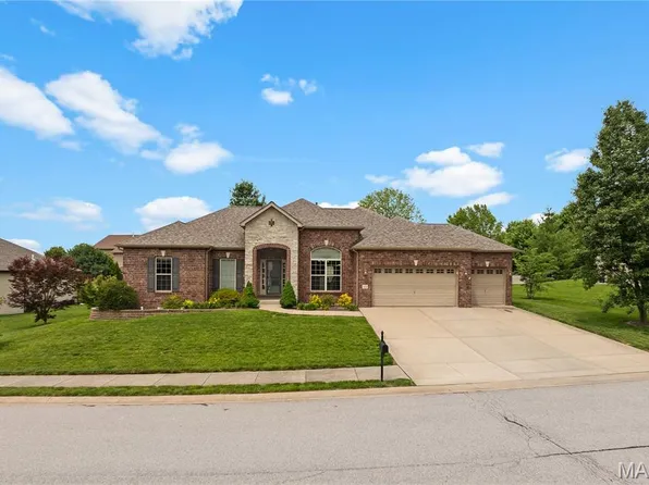3213 Roan Hill Dr, Belleville, IL 62221