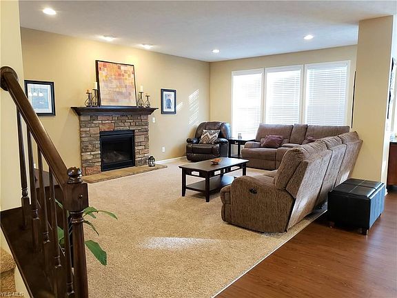 2nd image of 32837 Rebecca Ln