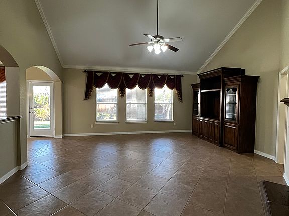 5th image of 6031 Cedar Glen Dr