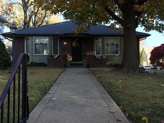 2nd image of 115 N Clinton Pl