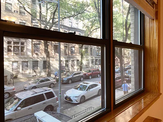 Rented by Compass | media 24