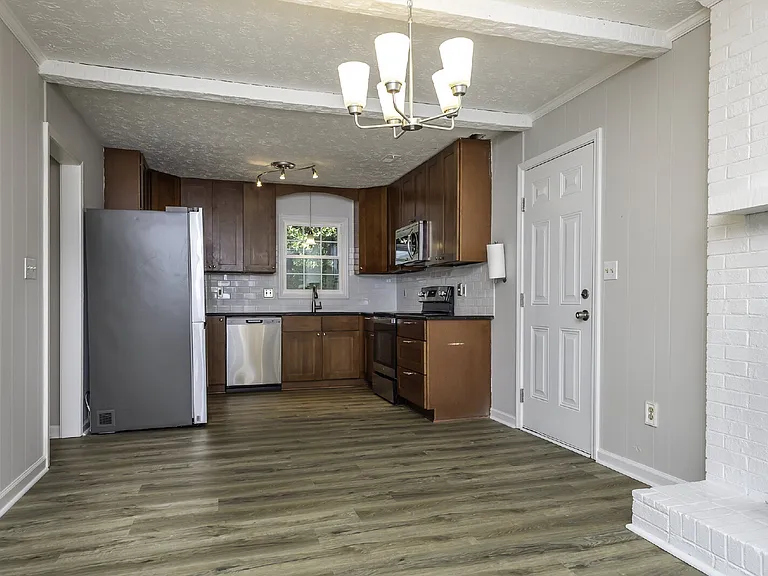 5 Cooperfield Ave — Photo 5