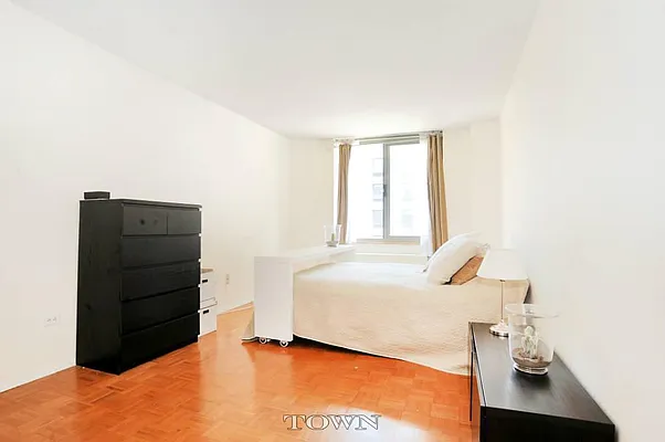 Rented by Town Residential | media 15