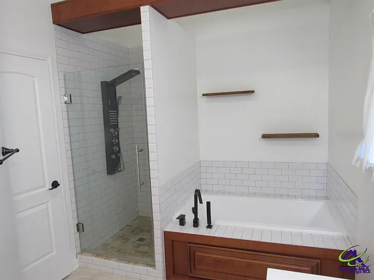 100 Sunchase Ct — Photo 18
