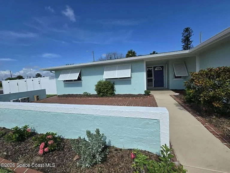 598 Verbenia Ct — Photo 2