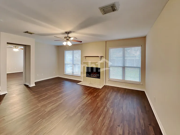 2219 Shady Pine Dr — Photo 5